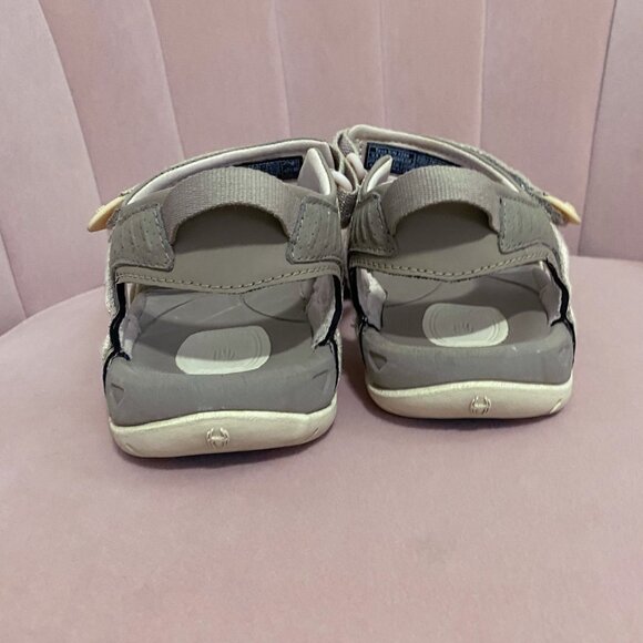 Teva Terra Valley Plaza Taupe/ Vineyard Wine - Picture 3 of 5